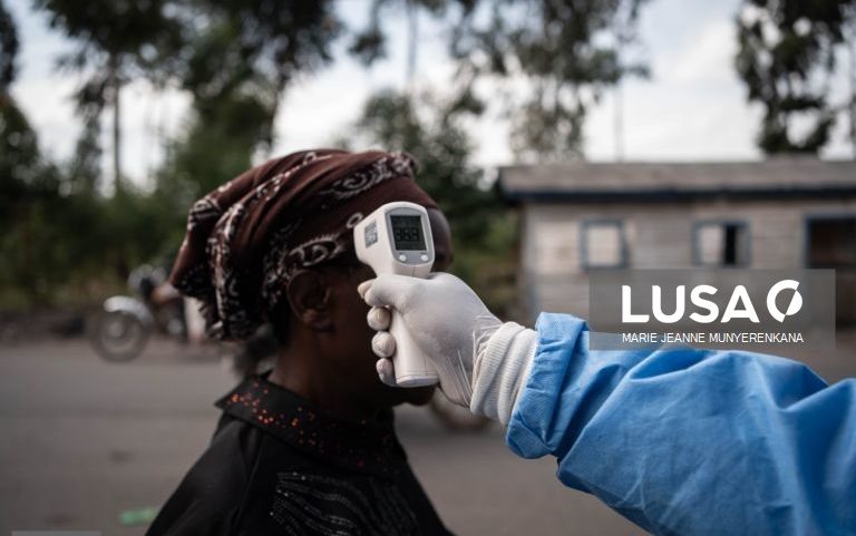 Casos suspeitos de Ébola caem de 906 para 116 na RDCongo e Uganda, diz OMS