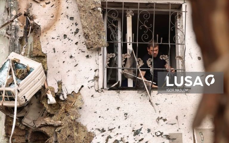 Ataques russos deixam oito mortos em Kiev e no leste da Ucrânia