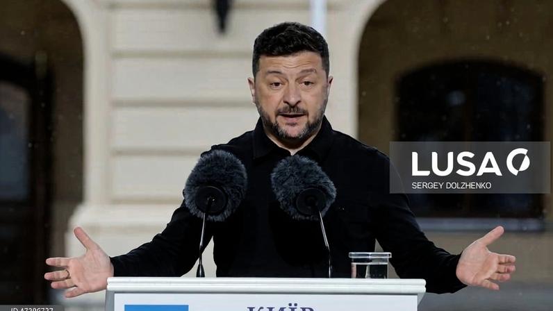 Zelensky chega a Londres para reunião com Starmer, Merz e Macron