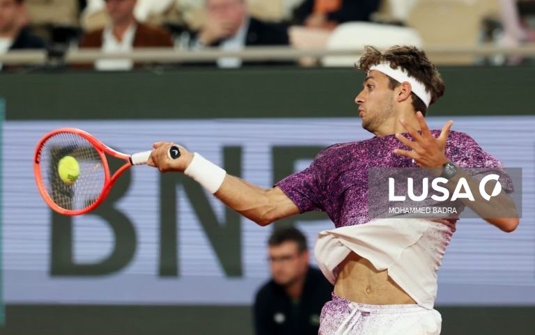 Roland Garros: Cobolli estreia-se em finais de majors após desistência de Arnaldi