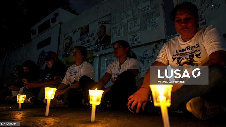 Familiares denunciam vigília sobre transferência de presos políticos na Venezuela