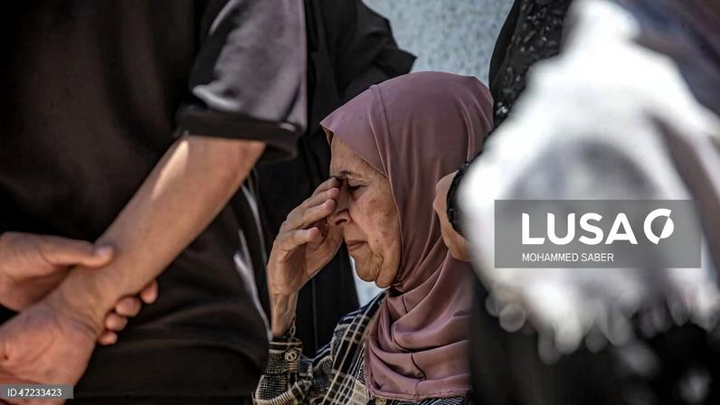 Dez mortos, incluindo operador de câmara, em ataques israelitas em Gaza