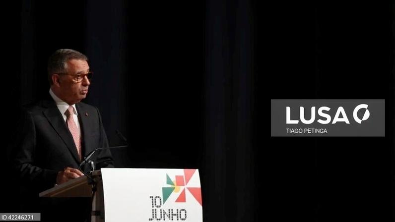Seguro vai atribuir elevada condecoração à Universidade dos Açores