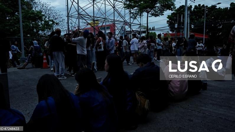 Um morto e quatro feridos em sismo no sul das Filipinas