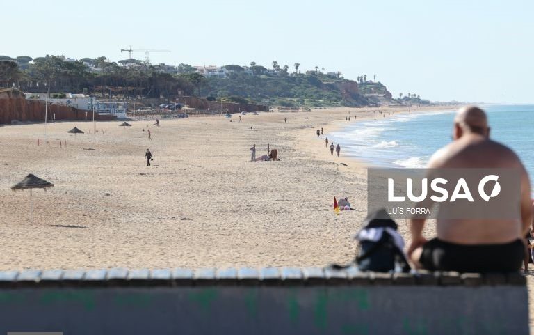 Reposição de areia aumenta a segurança das praias; efeitos são provisórios
