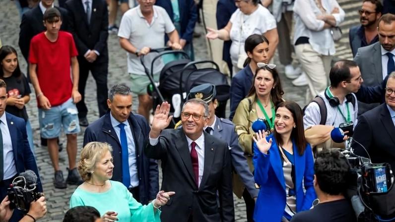 Presidente é saudado em Angra e afirma que para já são cinco anos em Belém