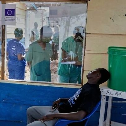 Ébola: UA pede reforço dos controlos fronteiriços nos Estados-membros