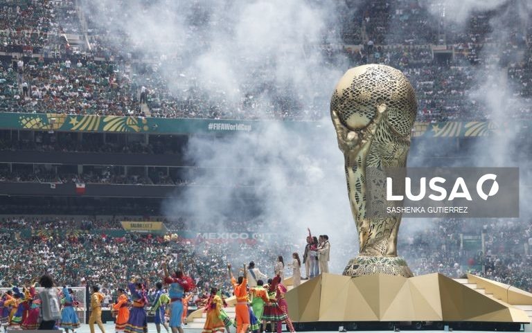 Mexicano Brian Gutiérrez deu início à 23.ª edição do Mundial de futebol