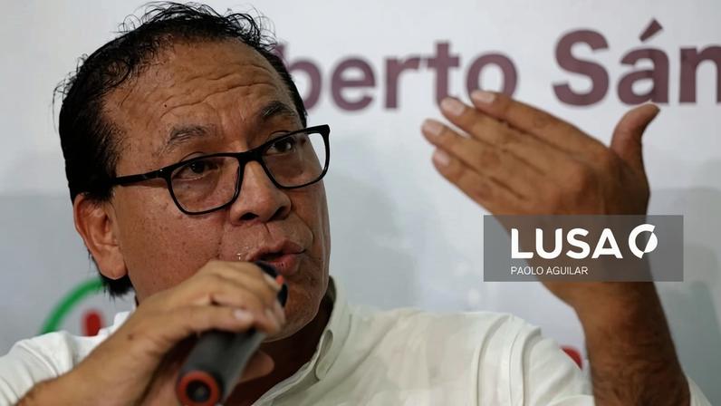Apoiantes de Sánchez manifestam-se no Peru em defesa do voto popular
