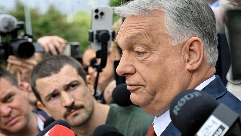 Orbán reconduzido presidente do Fidesz após derrota eleitoral de abril