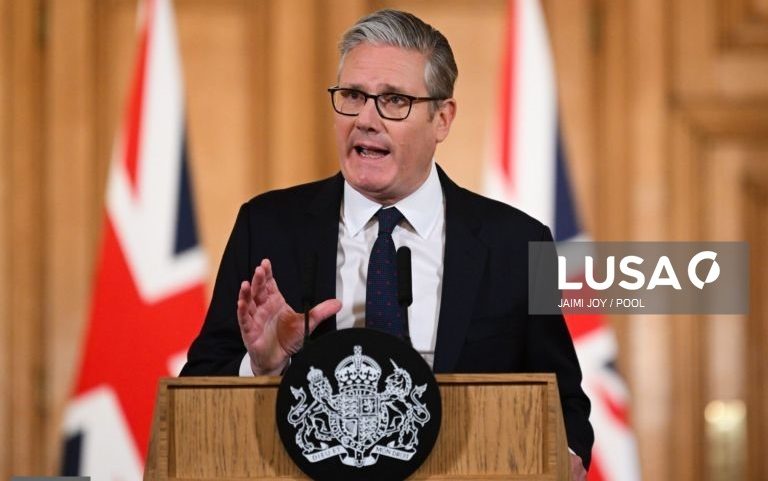 PM britânico considera imprudente conduta de navio russo no Canal da Mancha