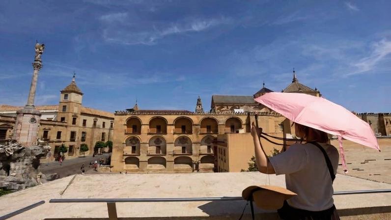 Pelo menos 212 mortes atribuíveis ao calor em Espanha desde domingo