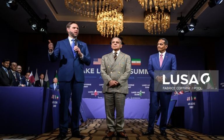 Irão: negociações criaram base para acordo final, afirma vice-presidente dos EUA