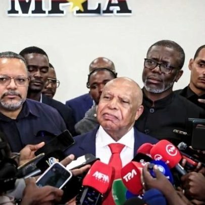 Higino Carneiro entrega candidatura ao MPLA com 19 mil assinaturas