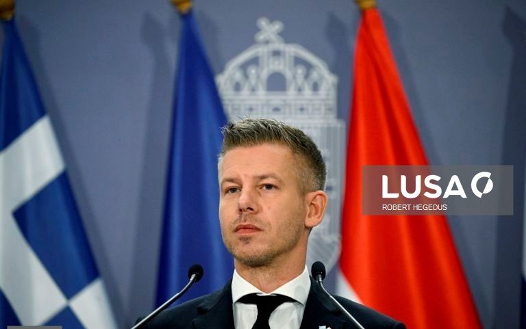 PM húngaro acusa Orbán de défice orçamental acima de 8%
