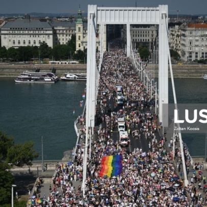 Milhares de pessoas participam na marcha do Orgulho LGBTQ+ em Budapeste