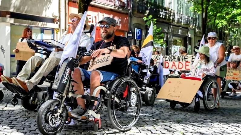 Marcha pela vida independente apela a mais centros de apoio