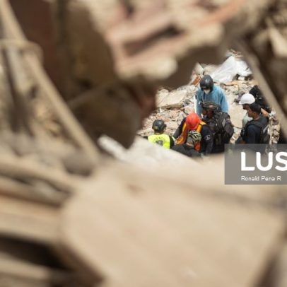Vizinhos e socorristas enfrentam réplicas para resgatar moradores em Caracas