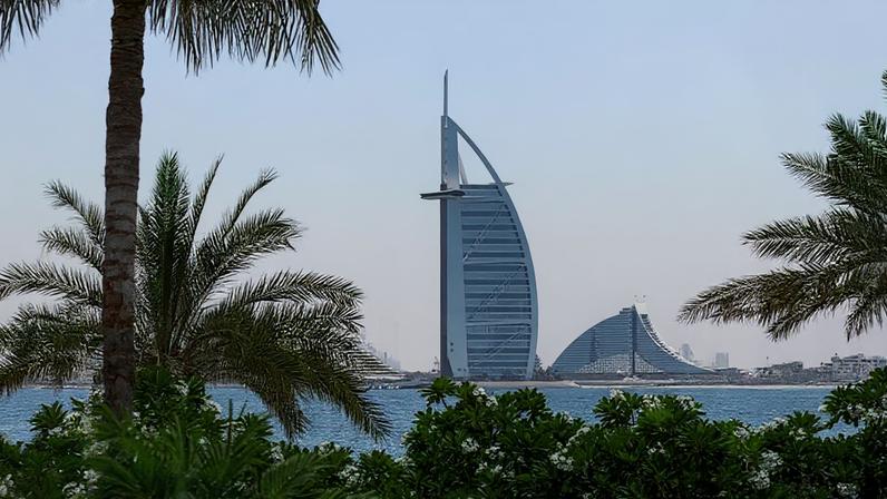 Dubai a mitigar os impactos da guerra com estratégias financeiras