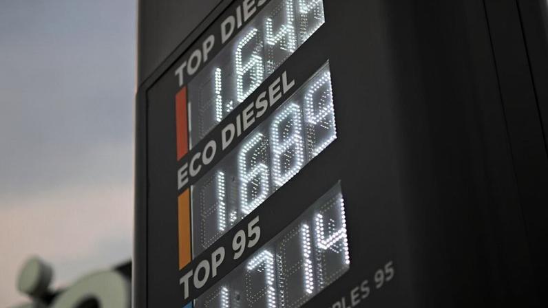 Gasóleo desce 12 cêntimos, a gasolina sobe 6 cêntimos a partir de segunda-feira