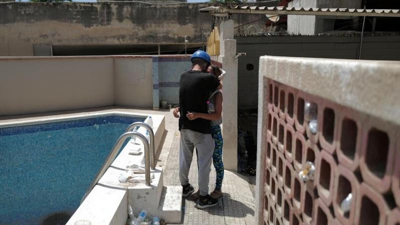 Tensão aumenta entre venezuelanos à procura de sobreviventes