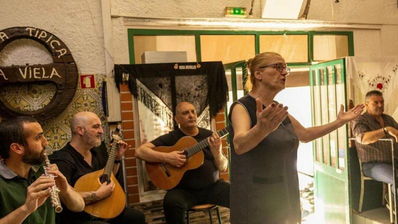 Amantes do fado reúnem-se na A Viela, Campanhã, Porto