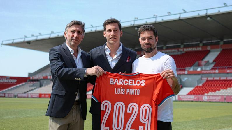 Técnico assina por três temporadas