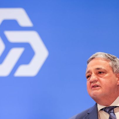 Paulo Macedo defende salários maiores para dirigentes públicos e fim da indexação