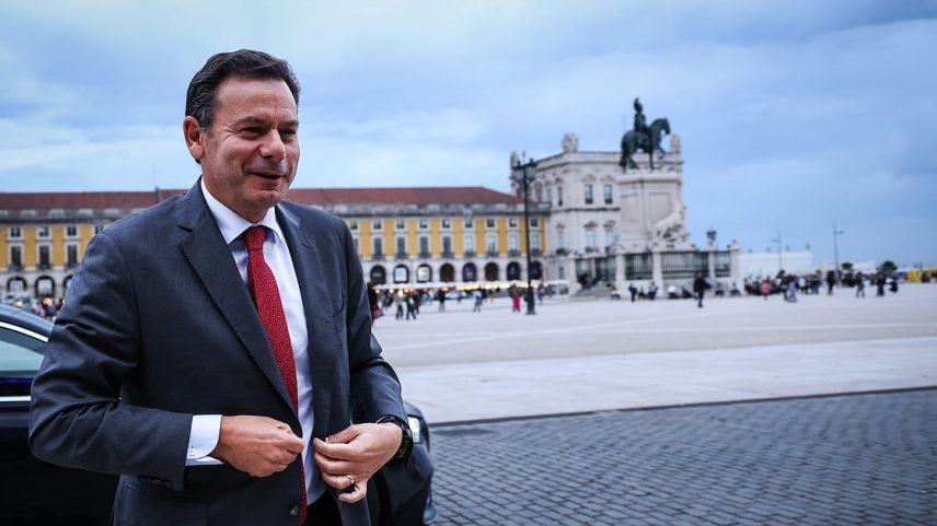 Prestação Social Única: Montenegro promete esclarecimentos; Chega propõe cortes