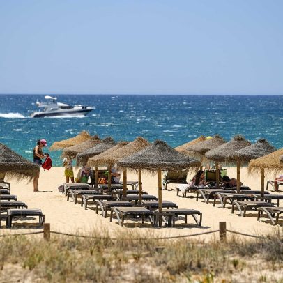 Turismo no Algarve suporta custos da guerra para manter preços e procura