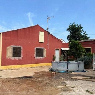PJ investiga morte de idosa desnutrida com hematomas