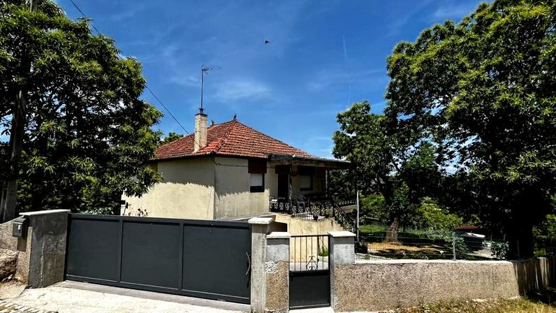 Casa onde morava a criança encontrada morta