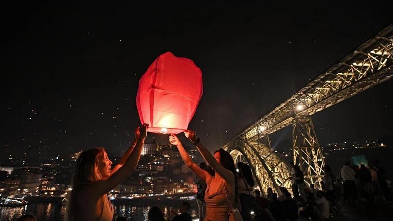 Porto celebra São João com luz, cor e magia na noite