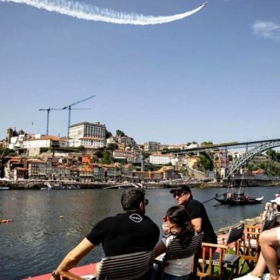 Aviões longe das margens revelam melhor visibilidade