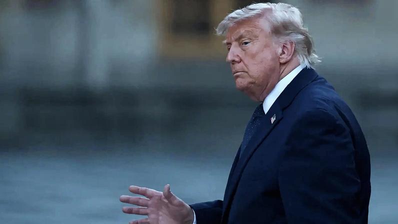 Trump assina acordo com Teerão