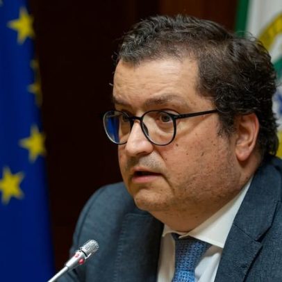 Starmer satisfeito com vitória de Burnham, mantém recusa de demissão