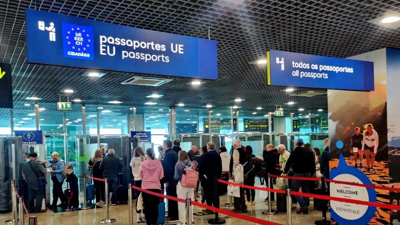 Detidos no Aeroporto da Madeira por viajar a Manchester com documentos falsos