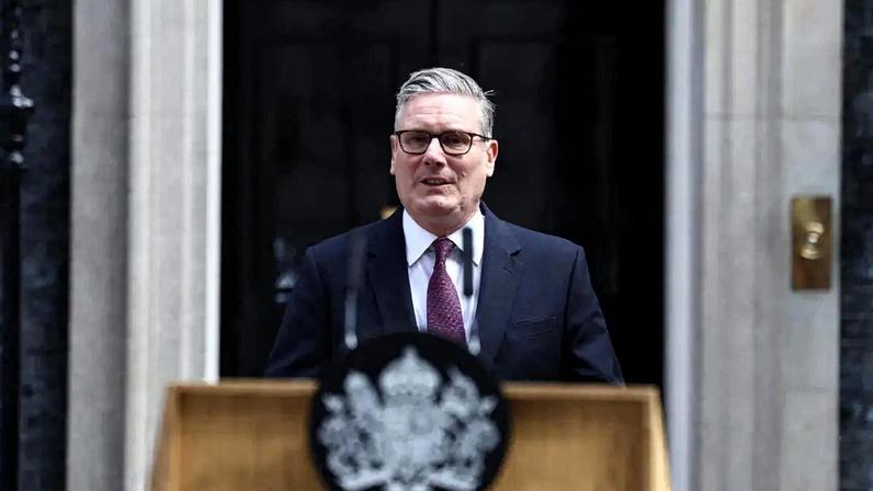 Keir Starmer demite-se do cargo de primeiro-ministro britânico