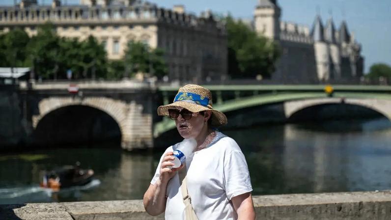 França enfrenta onda de calor com escolas fechadas e mortes por afogamento