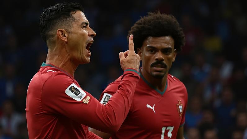 Cristiano Ronaldo celebra o golo