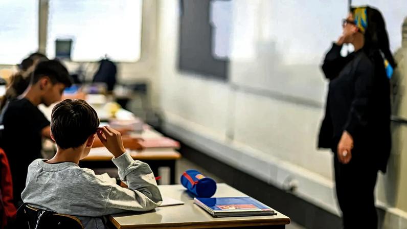 Docentes afirmam ser impedidos de concluir mestrado em Ensino