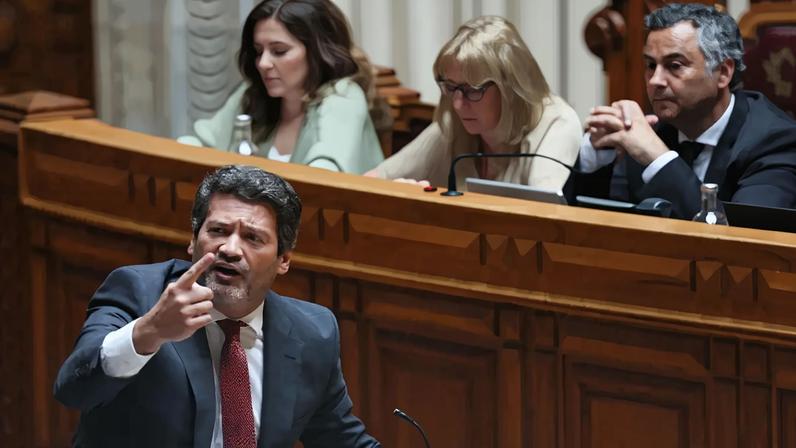 Ventura alerta que aproximação de partidos do Governo ao PS tem consequências