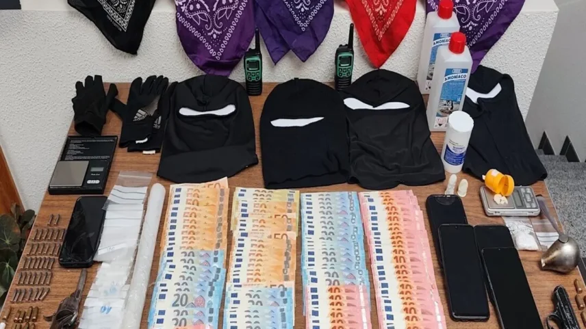 Material apreendido nas buscas domiciliárias realizadas pela GNR de Almada