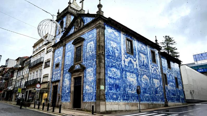 Rua Fernandes Tomás, no Porto, terá alteração de sentido