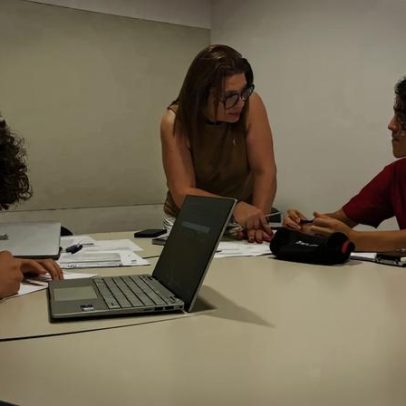 Exames nacionais: online avança, mas não supera explicações presenciais