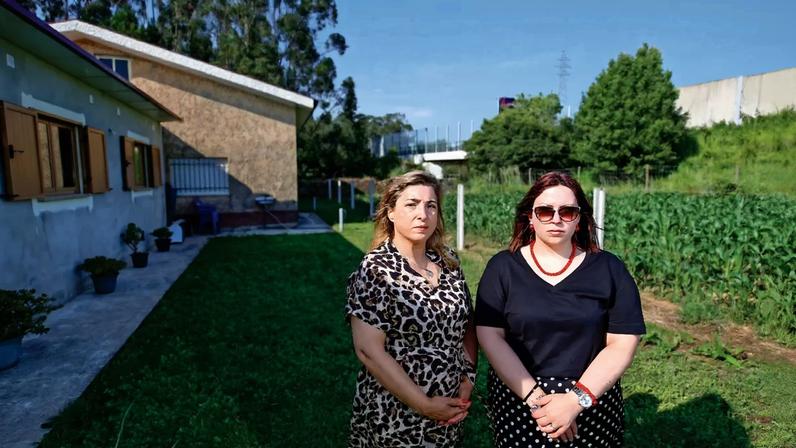 Marisa e Bruna estão inconsoláveis com a perda da habitação em Avanca