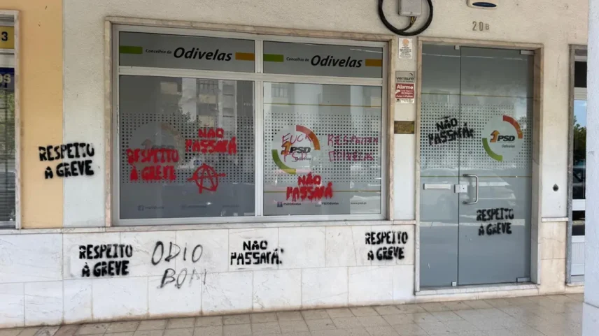 Sede do PSD em Odivelas vandalizada após greve geral