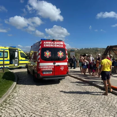 Turista de 22 anos resgatado na praia da Areia Branca, Lourinhã