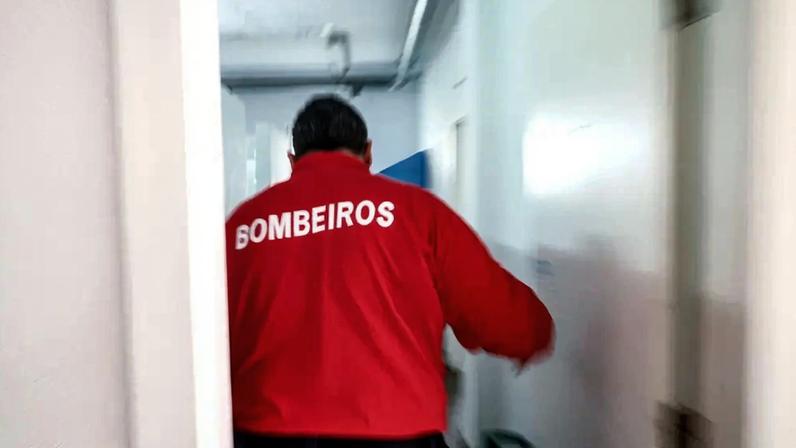 Incêndio atinge parque industrial em Palmela