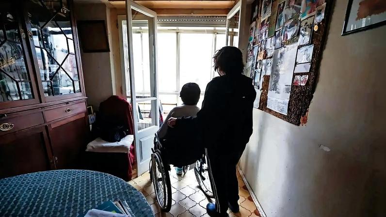 Prestação única obriga jovens com deficiência ou cancro a trabalhar